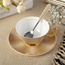Load image into Gallery viewer, Retro-style Teacup
