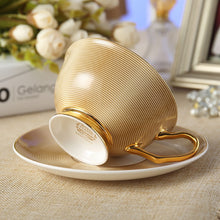 Load image into Gallery viewer, Retro-style Teacup
