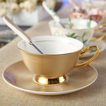 Load image into Gallery viewer, Retro-style Teacup
